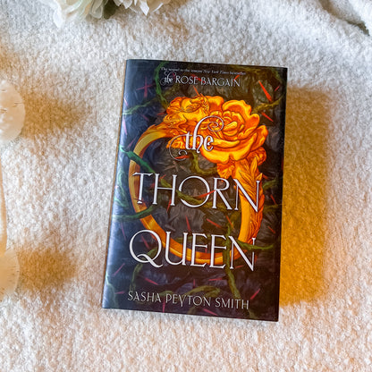 Book "the thorn queen" by sasha peyton smith 