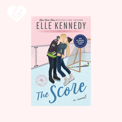 Book cover of 'The Score' by Elle Kennedy with two people embracing on an ice rink.