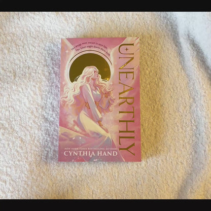 Unearthly (UK Edition) by Cynthia Hand